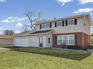 913 E 1st St, Gibson City, IL