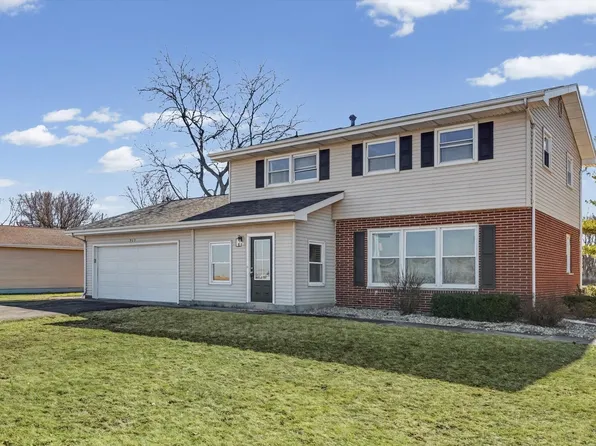 913 E 1st St, Gibson City, IL 60936