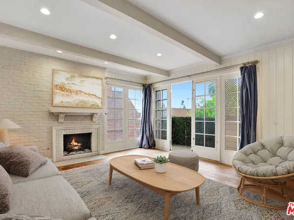 1260 S Beverly Glen Blvd #304, Los Angeles, CA 90024