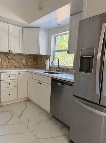 1811 N 40th Ave — Photo 5
