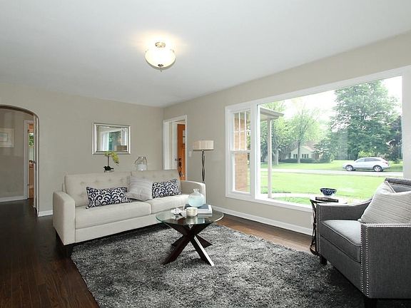 5th image of 245 Lynnwood Ln