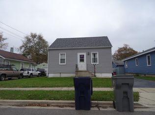 814 Parkway Ave, Elgin, IL 60120