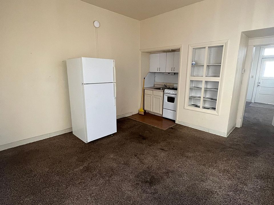 2nd image of 325 S 4th St APT 3