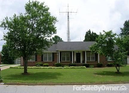 406 Holly Lane, Mauldin, SC
						:
						Upstate South Carolina near schools shopping. Large garage, two workshops.