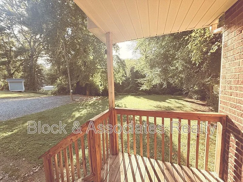 1 bed, 1.0 bath, $625 — Photo 3