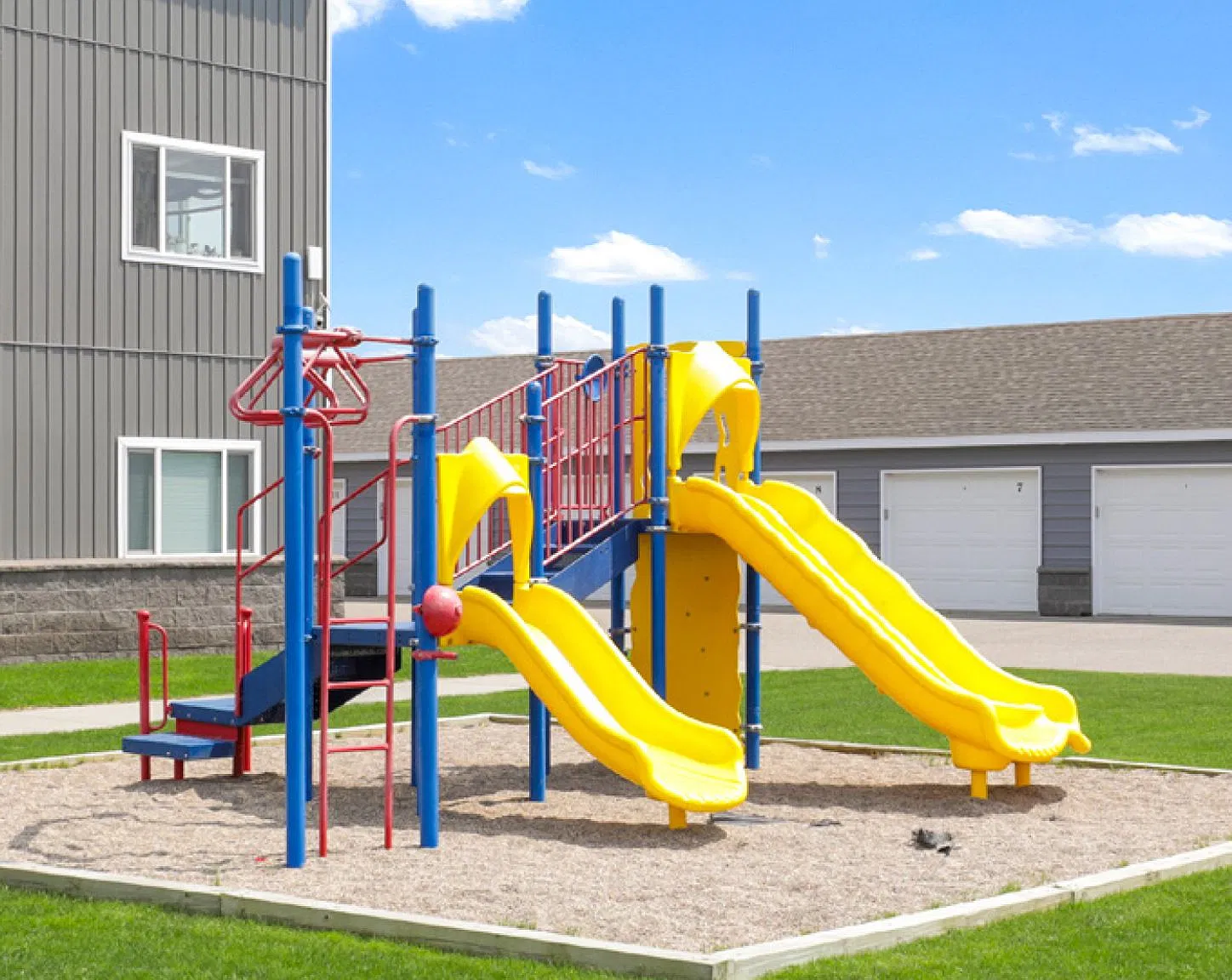 Mainstreeter Apartments — Photo 4
