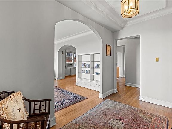 3rd image of 1426 Chicago Ave APT 5S