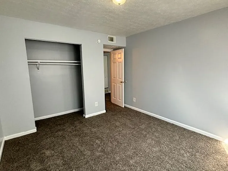 433 Woodcreek Dr — Photo 17