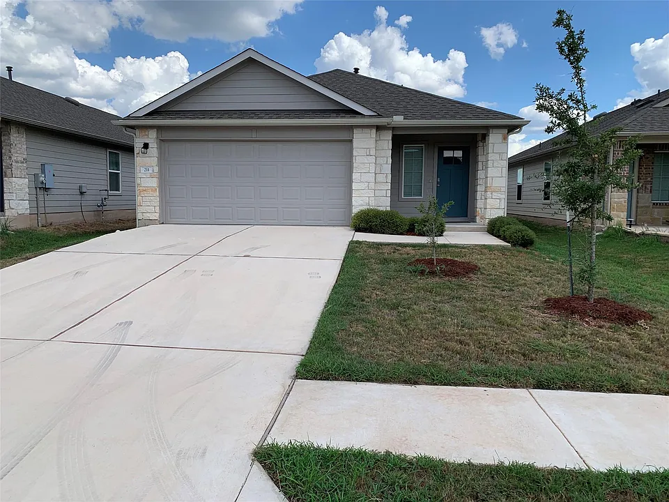 211 Hamilton Pool Ln