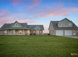 105 N Redfish Retreat Dr, Pt Lavaca, TX 77979