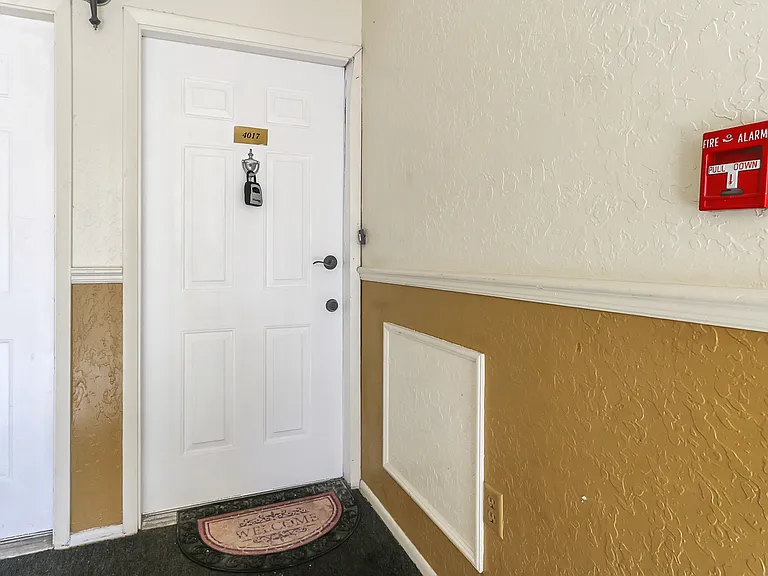 4017 Versailles Dr #4017F — Photo 15