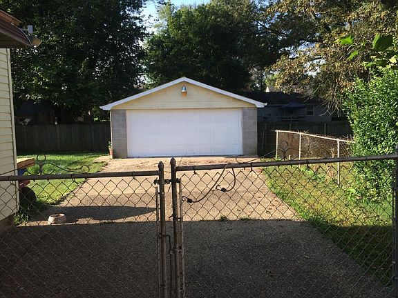 2 car detached garage