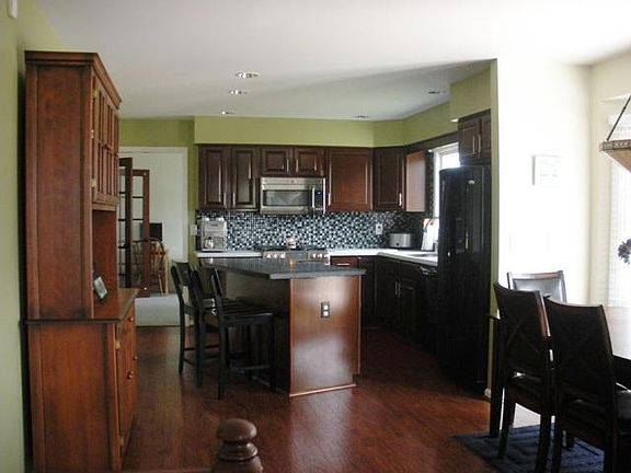 4th image of 14 Old Settlers Dr