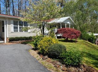 64 Crest Hill Ct, Franklin, NC 28734