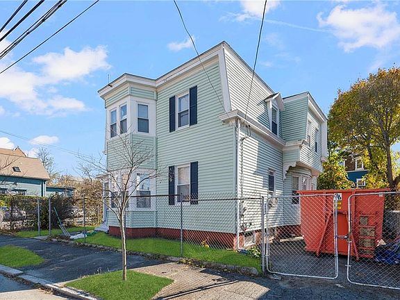 3rd image of 90 Stanwood St