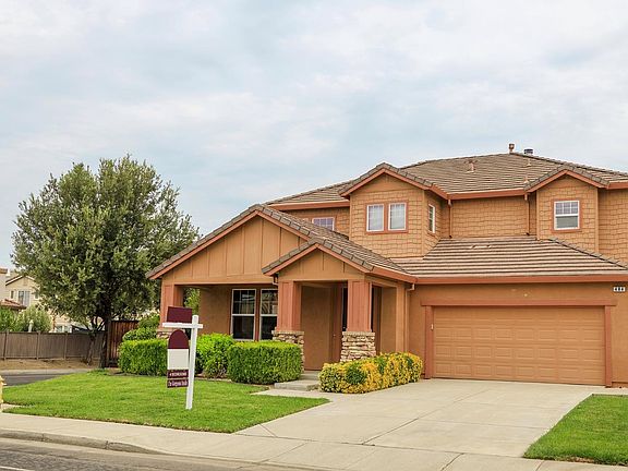 3rd image of 484 Presidio Pl