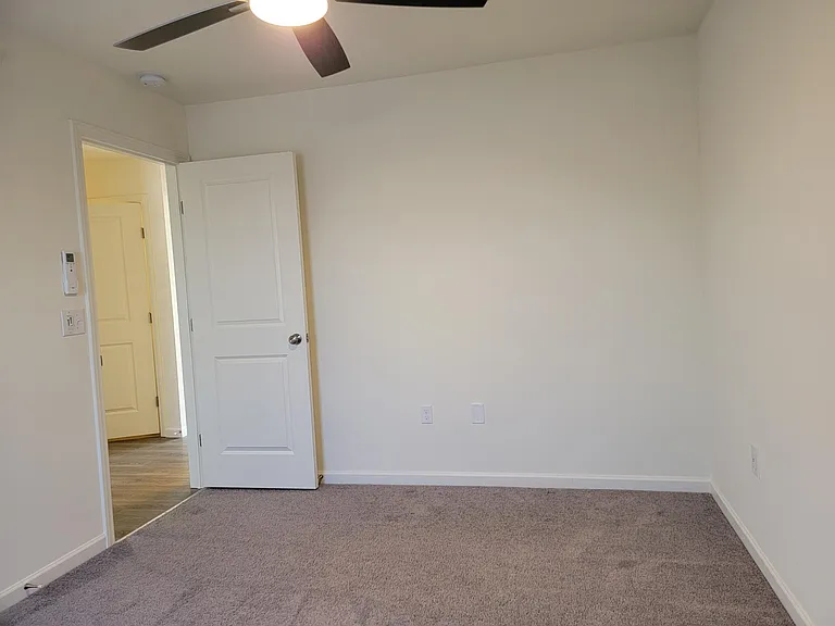 4620 Commerce St — Photo 18