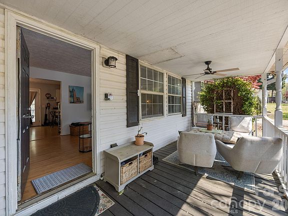 4th image of 20837 Sierra Vista Dr