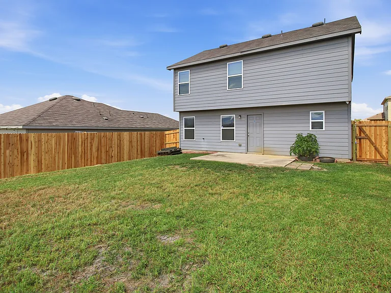 7526 Crestway Rdg — Photo 12