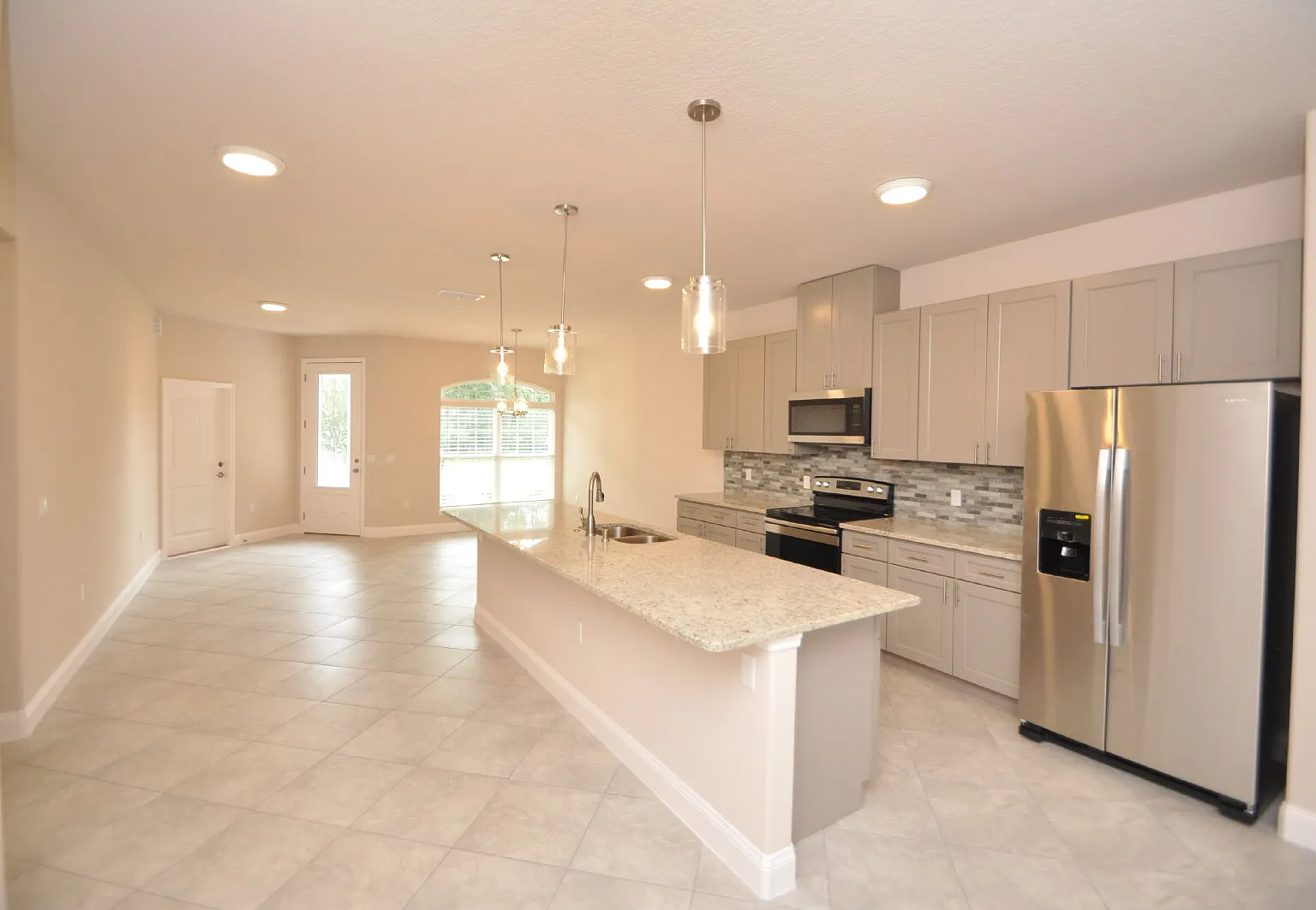 3 bed, 2.0 bath, 1511 sqft, $2,150 — Photo 4