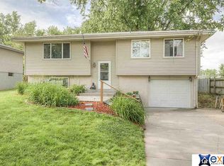 31 Pine Crest Dr, Yutan, NE 68073