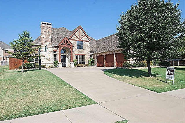 1st image of 141 Hidden Lake Dr