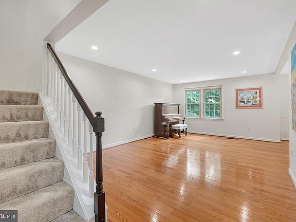 5th image of 11402 Empire Ln