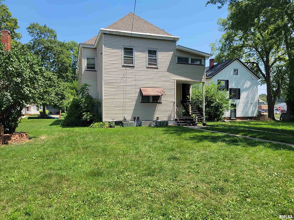 2nd image of 1103 N Douglas St