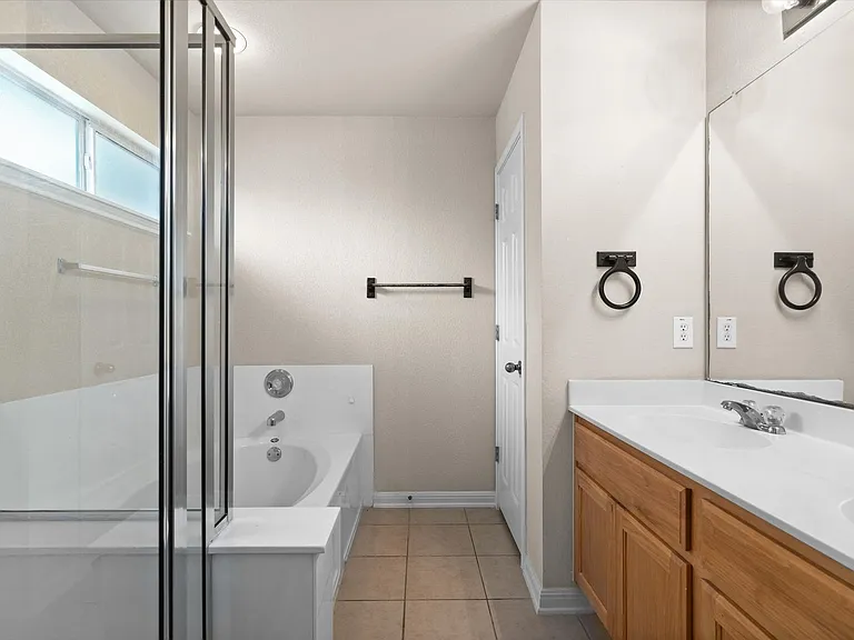 1322 Tumbling River Dr — Photo 15