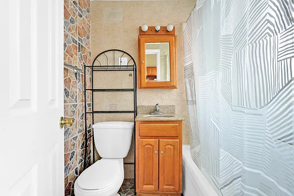 Sold by Mitra Hakimi Realty Group, LLC | media 10