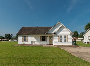 711 Denim Dr, Erwin, NC 28339