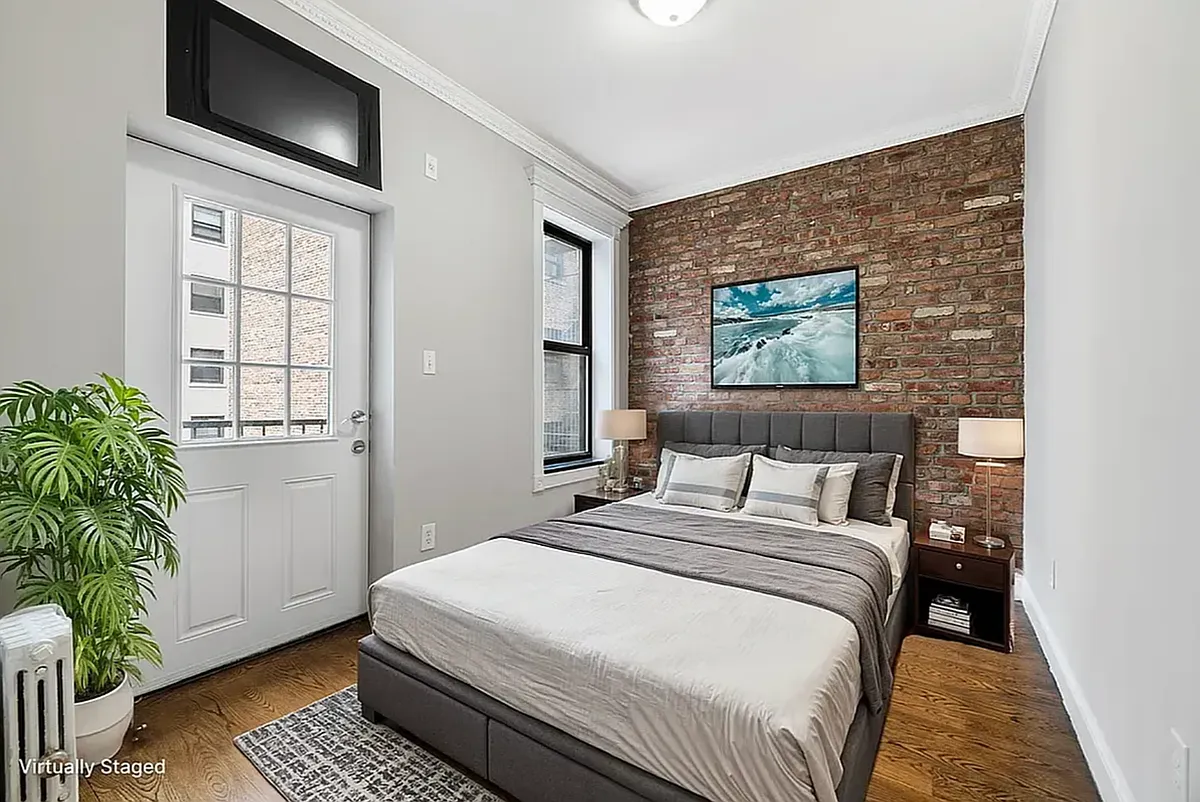 Building Photo - 330 E 6th St #3F