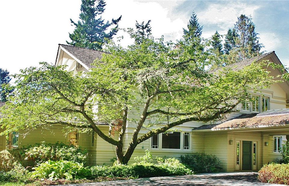 1st image of 105 NW Highland Dr