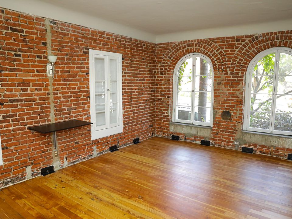 1st image of 735 S St Andrews Pl APT 101