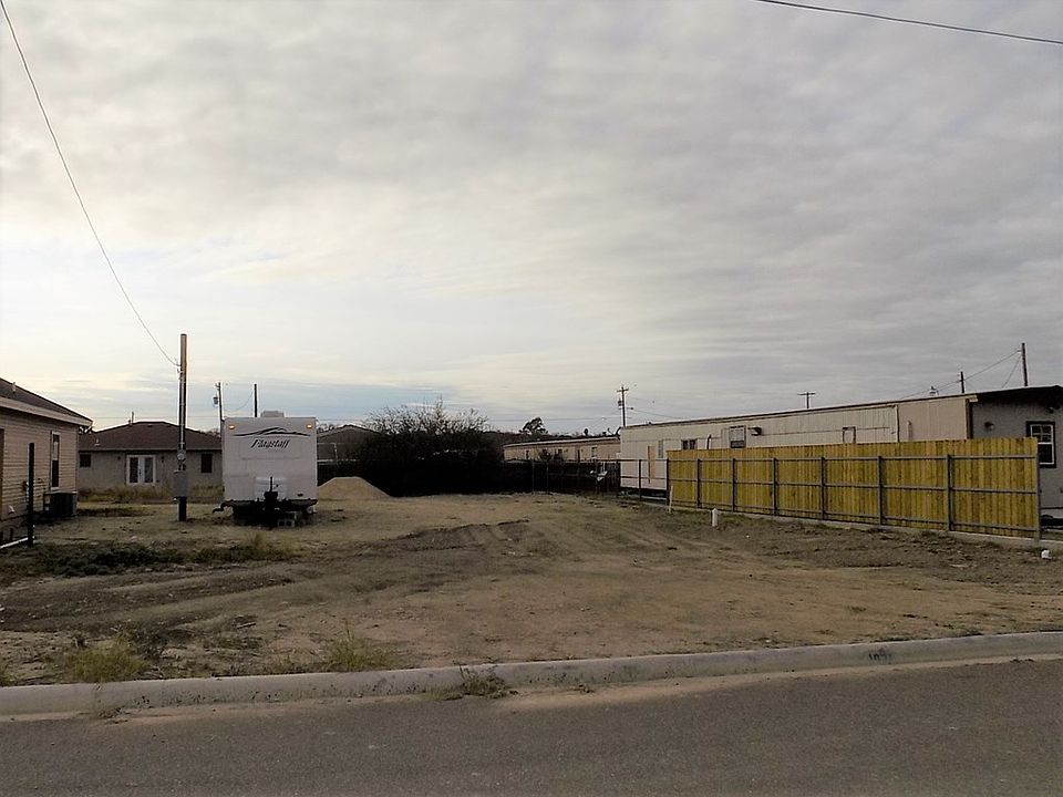 2nd image of 1031 Colon Ln