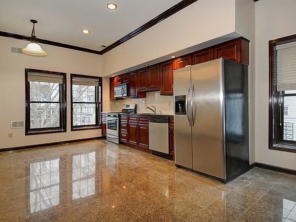 3rd image of 20 Reservoir Ave APT 3