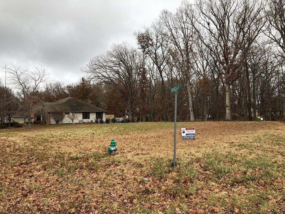 1st image of 20 Crescent Dr