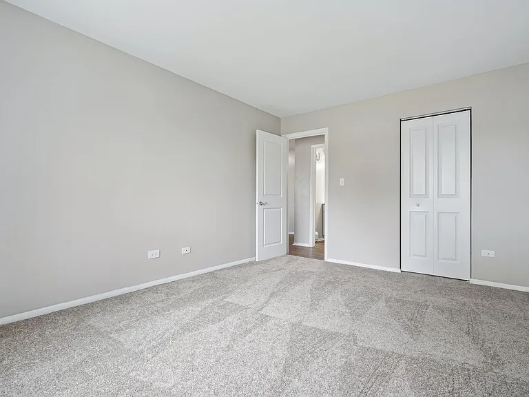 Hoffman Hills Apartments — Photo 42