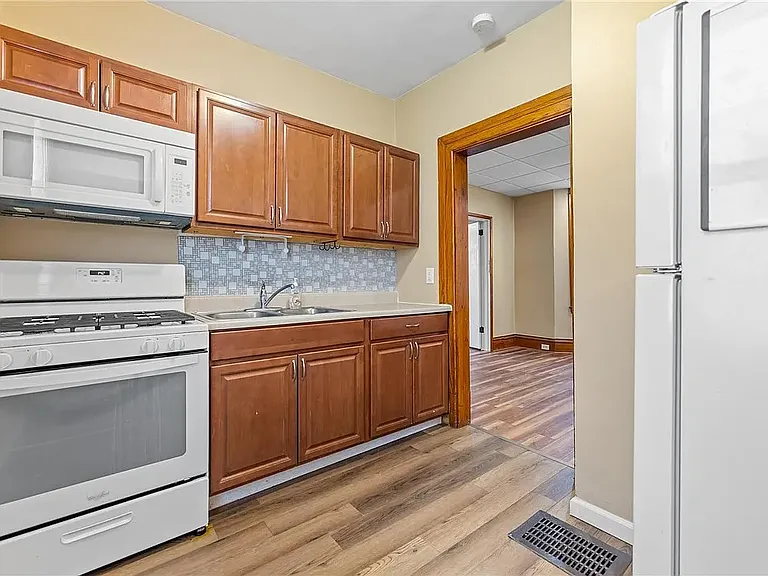 1486 Park Blvd — Photo 3