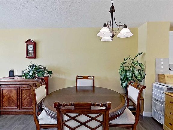 4th image of 109 E Heartland Blvd