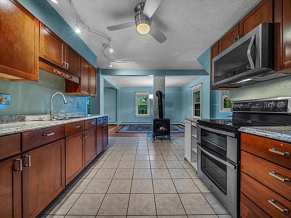 4th image of 180 Central St #1