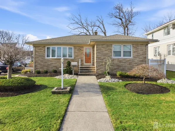 243 E Cherry St, Carteret, NJ 07008