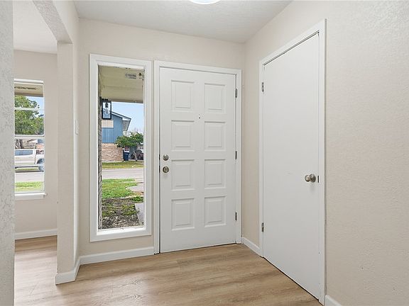 4th image of 3401 Lynnwood Ln