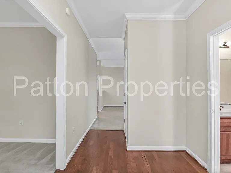 429 S Pickens St — Photo 4