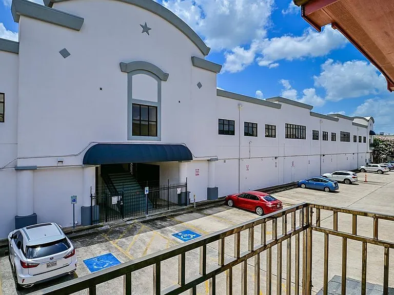9400 Bellaire Blvd #511 — Photo 29