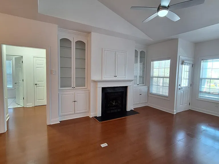 1931 Tara Ct #204 — Photo 2