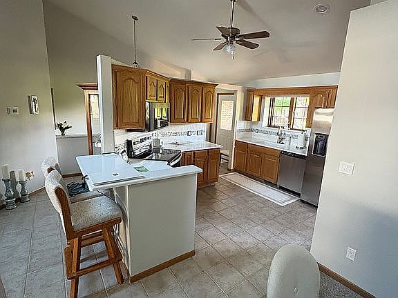 5th image of 1045 Oak Ridge Ct