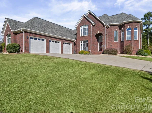 2621 Pine Point Dr, York, SC 29745