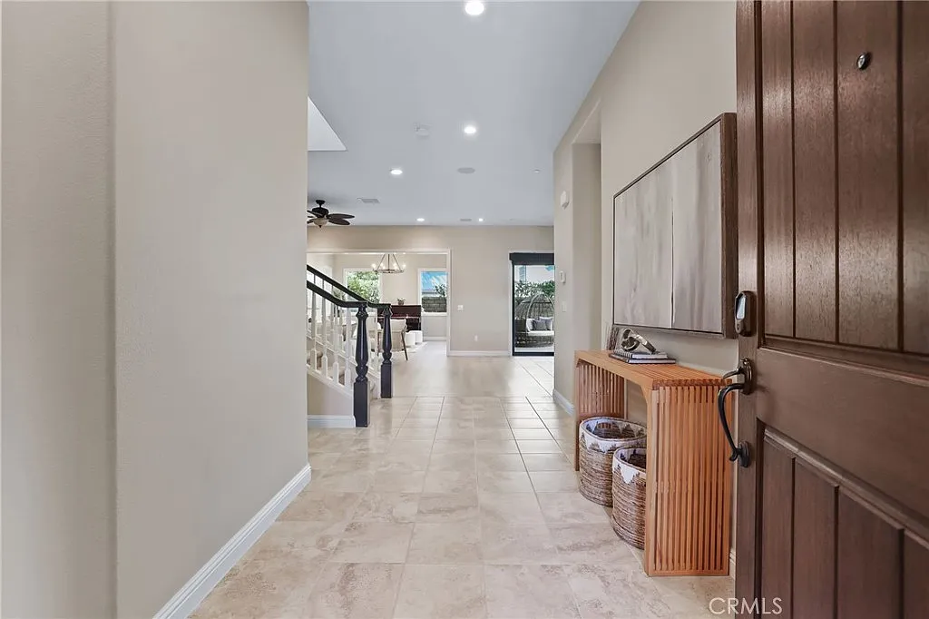 5 bed, 4.5 bath, 3091 sqft, $7,500 — Photo 3
