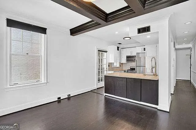 1 bed, 1.0 bath, 768 sqft, $1,650 — Photo 3